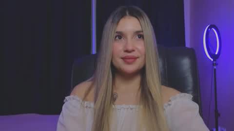 Roxy online show from 10/28/25, 10:23