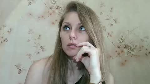 roxyfox18x01 online show from 04/10/26, 05:23