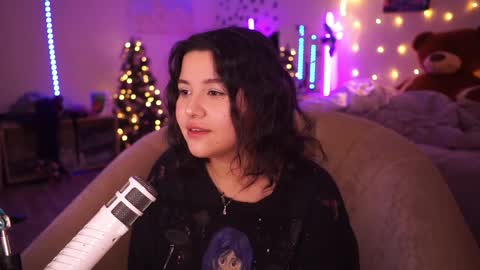 Snapshot of roxysuh chatting on 12/10/24, 12:38 roxysuh online show from 12/10/24, 12:38