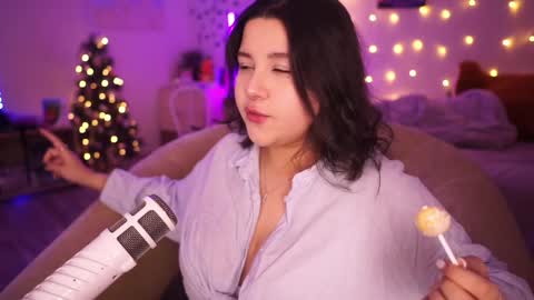 Snapshot of roxysuh chatting on 12/12/24, 07:41 roxysuh online show from 12/12/24, 07:41