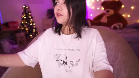 Snapshot of roxysuh chatting on 12/15/24, 09:24 roxysuh online show from 12/15/24, 09:24