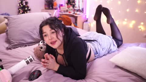 Snapshot of roxysuh chatting on 12/22/24, 06:39 roxysuh online show from 12/22/24, 06:39