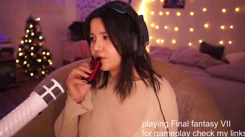 Snapshot of roxysuh chatting on 02/02/25, 11:30 roxysuh online show from 02/02/25, 11:30