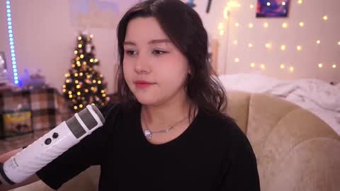 Snapshot of roxysuh chatting on 02/17/25, 09:13 roxysuh online show from 02/17/25, 09:13