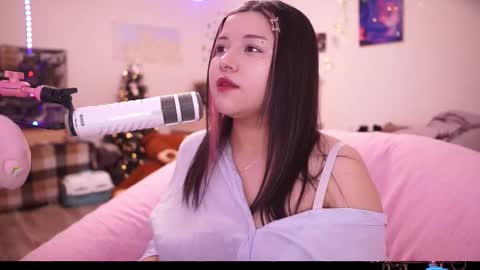 Snapshot of roxysuh chatting on 09/09/25, 06:35 roxysuh online show from 09/09/25, 06:35