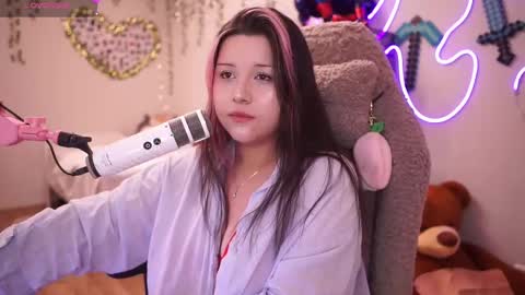 Snapshot of roxysuh chatting on 11/02/25, 10:50 roxysuh online show from 11/02/25, 10:50