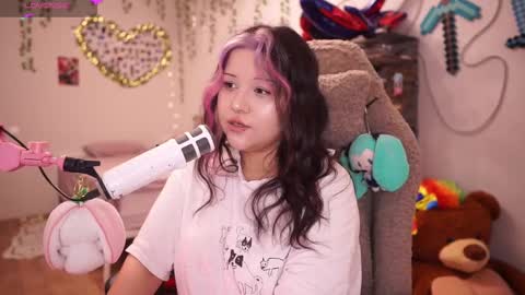 Snapshot of roxysuh chatting on 11/22/25, 08:13 roxysuh online show from 11/22/25, 08:13