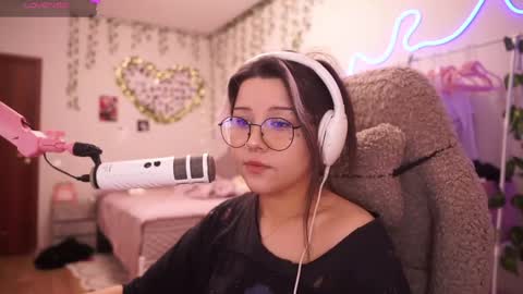 Snapshot of roxysuh chatting on 05/25/26, 07:47 roxysuh online show from 05/25/26, 07:47