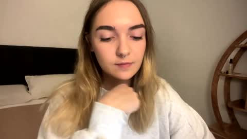 Snapshot of roxysweetdream chatting on 04/09/26, 02:22 Roxy online show from 04/09/26, 02:22
