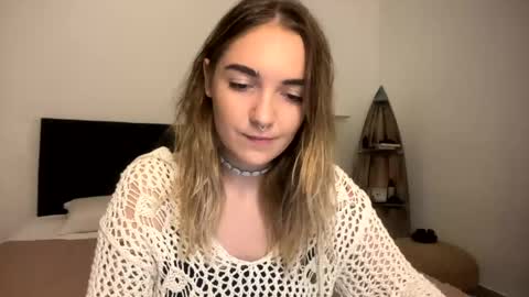 Snapshot of roxysweetdream chatting on 04/12/26, 01:16 Roxy online show from 04/12/26, 01:16