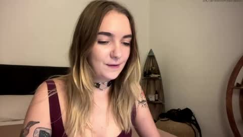 Roxy online show from 04/22/26, 01:23