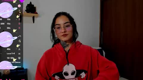 Snapshot of roxyvenom chatting on 10/04/25, 01:47 roxy online show from 10/04/25, 01:47