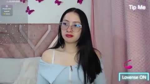 Snapshot of roxyy_fox chatting on 06/04/26, 02:50 Roxy online show from 06/04/26, 02:50