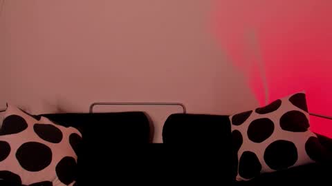 Snapshot of roxyy_x chatting on 10/09/25, 10:41 val online show from 10/09/25, 10:41