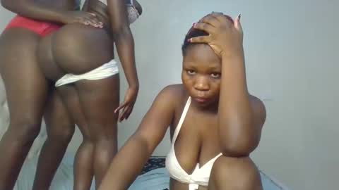 Snapshot of royal_goddes chatting on 11/10/25, 12:48 goddes online show from 11/10/25, 12:48