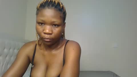 Snapshot of royal_goddes chatting on 11/18/25, 01:22 goddes online show from 11/18/25, 01:22