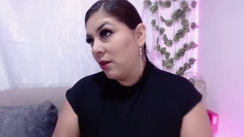 Snapshot of royalebruna chatting on 02/19/26, 01:40 Bruna Royale online show from 02/19/26, 01:40