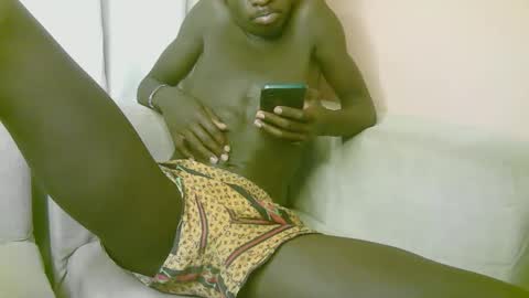 Snapshot of royalty254 chatting on 04/20/26, 02:31 royalty254 online show from 04/20/26, 02:31