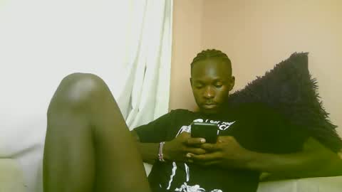 Snapshot of royalty254 chatting on 04/23/26, 12:29 royalty254 online show from 04/23/26, 12:29