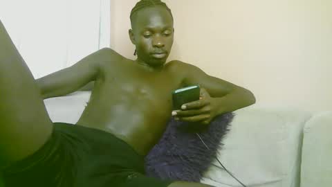 Snapshot of royalty254 chatting on 04/24/26, 02:08 royalty254 online show from 04/24/26, 02:08