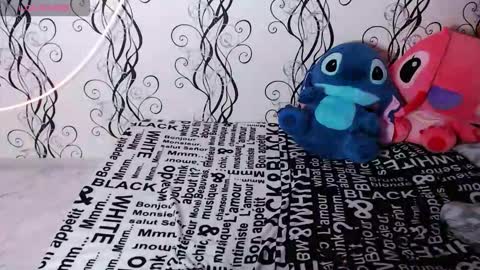 Snapshot of royangela chatting on 11/08/25, 01:55 angela online show from 11/08/25, 01:55