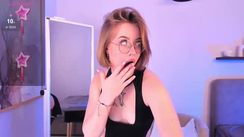 Snapshot of royce_ghost chatting on 02/10/25, 09:58 AnikaIm so hot that Ive already burned myself do you want me to set you on fire too  online show from 02/10/25, 09:58
