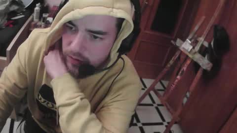 Snapshot of royer04 chatting on 11/16/25, 11:54 royer04 online show from 11/16/25, 11:54