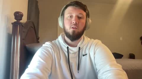 Snapshot of rozayranch chatting on 12/31/24, 05:40 RozayRanch online show from 12/31/24, 05:40