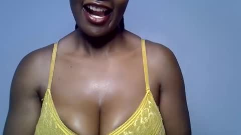 Snapshot of rozie34 chatting on 05/13/26, 05:21 rozie34 online show from 05/13/26, 05:21