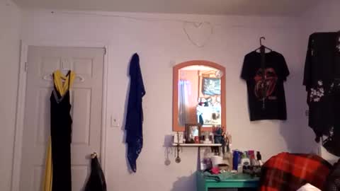 Snapshot of rraineonme chatting on 04/20/26, 03:53 rraineonme online show from 04/20/26, 03:53