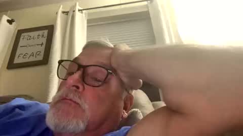 Snapshot of rs006 chatting on 10/28/25, 02:59 rs006 online show from 10/28/25, 02:59