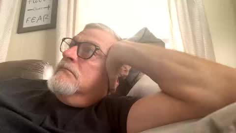 Snapshot of rs006 chatting on 10/29/25, 03:03 rs006 online show from 10/29/25, 03:03