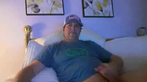 Snapshot of rtrmoney18 chatting on 04/04/26, 05:27 rtrmoney18 online show from 04/04/26, 05:27