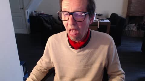 Snapshot of rubbertapper chatting on 12/02/24, 01:24 rubbertapper online show from 12/02/24, 01:24