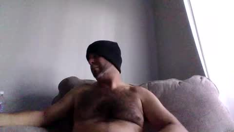 Snapshot of rubbingoneout714 chatting on 12/28/24, 04:52 rubbingoneout714 online show from 12/28/24, 04:52