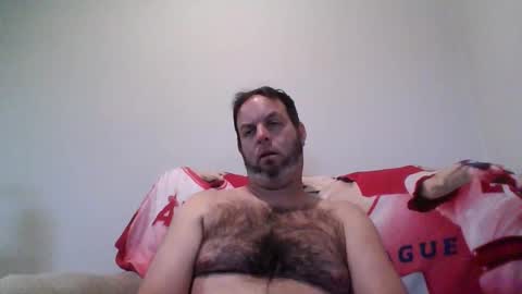 Snapshot of rubbingoneout714 chatting on 03/09/25, 04:00 rubbingoneout714 online show from 03/09/25, 04:00