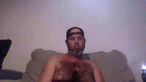 Snapshot of rubbingoneout714 chatting on 09/11/25, 03:28 rubbingoneout714 online show from 09/11/25, 03:28