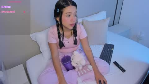 Snapshot of rubby_grundy chatting on 05/27/26, 01:57 R U B B Y online show from 05/27/26, 01:57