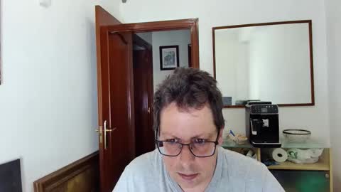 Snapshot of ruben433928 chatting on 06/07/26, 10:19 Ruben online show from 06/07/26, 10:19