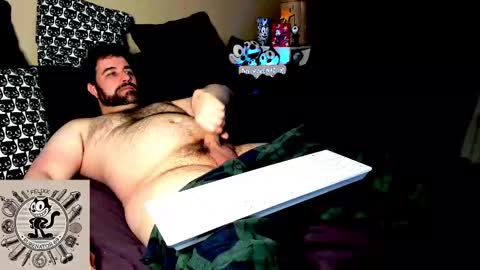 Snapshot of rubenator69 chatting on 10/01/25, 01:17 Ruben online show from 10/01/25, 01:17