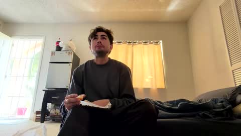 Snapshot of rubenzaragosa09 chatting on 04/29/26, 11:00 rubenzaragosa09 online show from 04/29/26, 11:00
