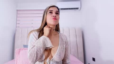 Snapshot of rubi_hops chatting on 12/19/25, 11:50 Rubi online show from 12/19/25, 11:50