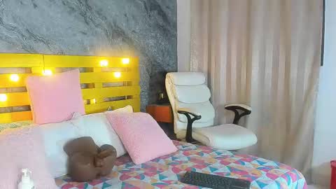 Rubi online show from 02/11/25, 03:08