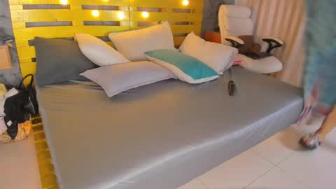 Rubi online show from 02/19/25, 09:39