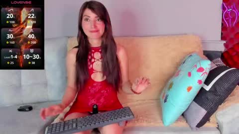 Snapshot of rubi_sharqui chatting on 04/15/26, 07:10 Rubi online show from 04/15/26, 07:10