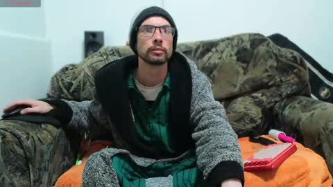 Snapshot of rubitricky chatting on 09/19/25, 11:22 RubitRicky online show from 09/19/25, 11:22