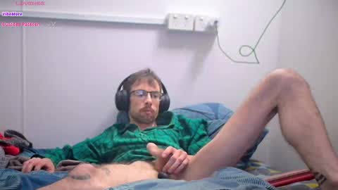 Snapshot of rubitricky chatting on 10/02/25, 12:12 RubitRicky online show from 10/02/25, 12:12