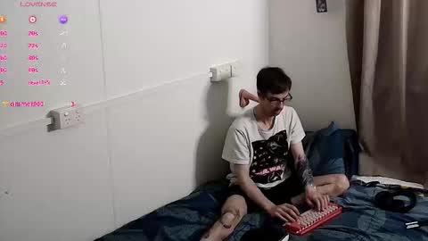 Snapshot of rubitricky chatting on 10/17/25, 11:46 RubitRicky online show from 10/17/25, 11:46