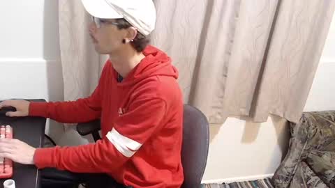 Snapshot of rubitricky chatting on 12/19/25, 01:29 RubitRicky online show from 12/19/25, 01:29