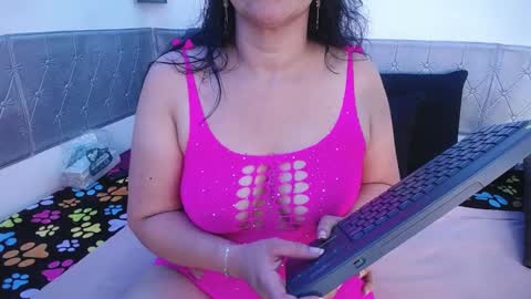 Snapshot of ruby_brown_ chatting on 01/25/25, 07:49 Ruby online show from 01/25/25, 07:49